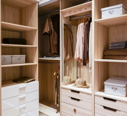 Closet planejado em madeira